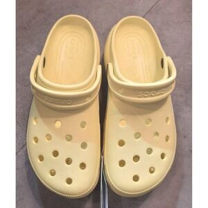 New Platform Classic Crocs Women Size 10 Yellow New With Tags